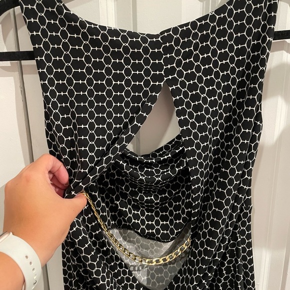 Jennifer Lopez Black and White Geometric Backless Dress - Picture 4 of 4